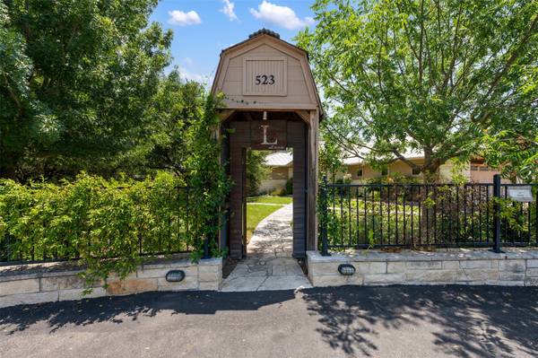 523 County Road 136A, Kingsland, TX 78639