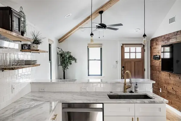 1911 College ROW, Austin, TX 78702