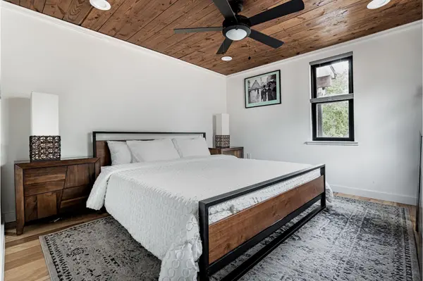 1911 College ROW, Austin, TX 78702