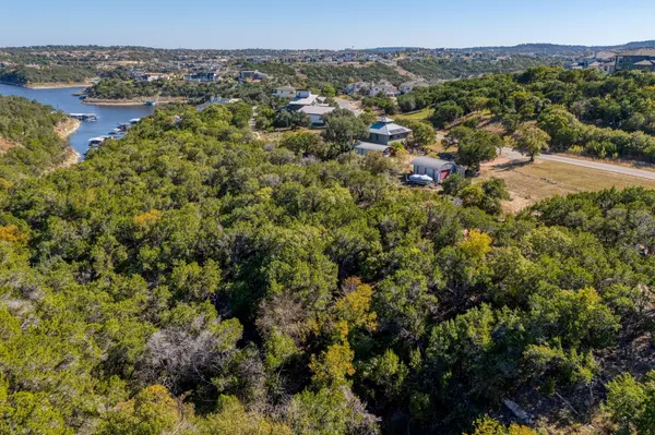 19512 Fisher LN, Spicewood, TX 78669