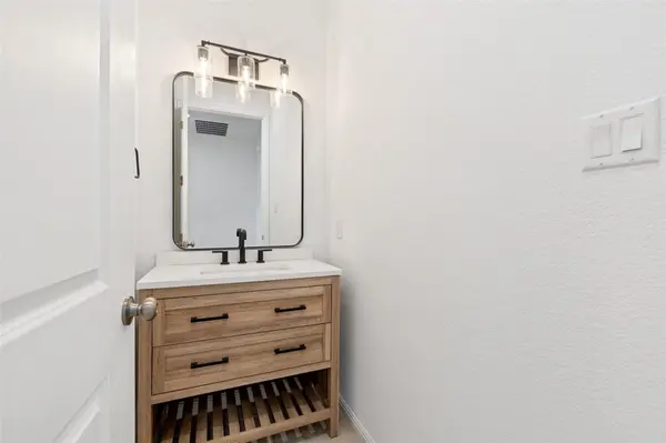 505 Sixpence LN, Georgetown, TX 78628