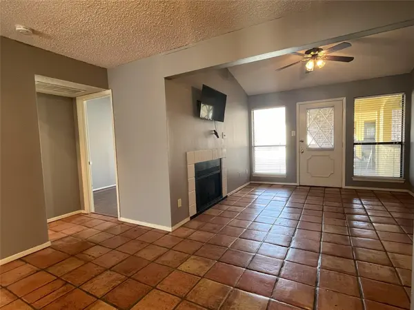 806 W 24th ST #303, Austin, TX 78705