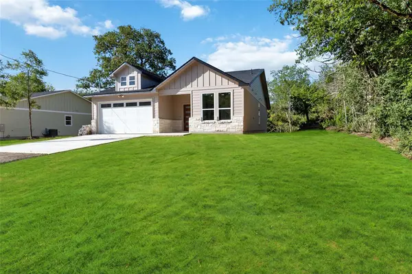 150 Palikea CT, Bastrop, TX 78602