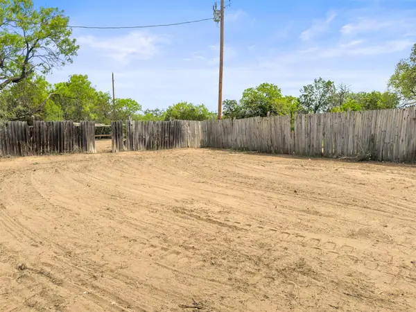 302 Seneca DR, Burnet, TX 78611