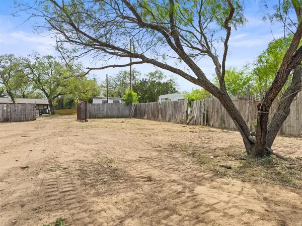 302 Seneca DR, Burnet, TX 78611