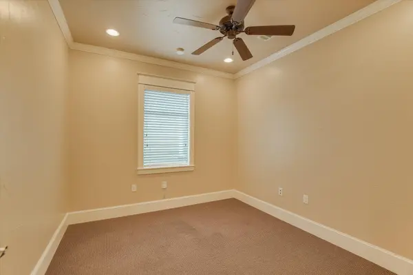 310 W Main ST #203, Round Rock, TX 78664