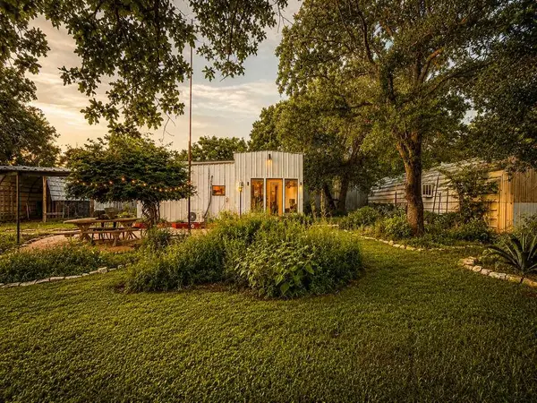128 E Castlewood DR, Granite Shoals, TX 78654