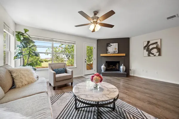 2327 Wright CIR, Round Rock, TX 78664