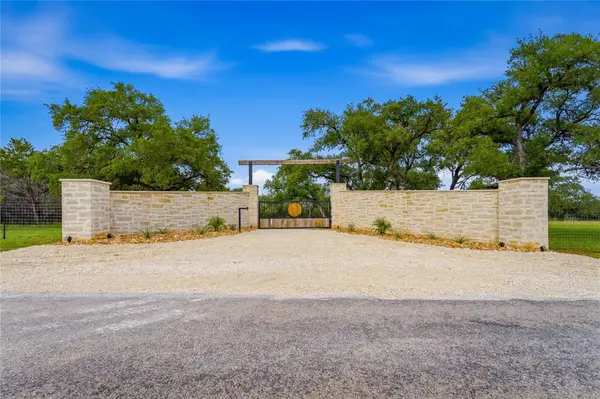 4434 Hugo RD, San Marcos, TX 78666