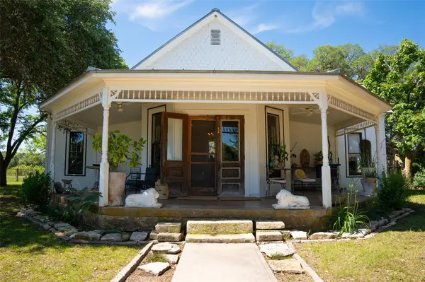 1294 Crabapple RD, Blanco, TX 78606