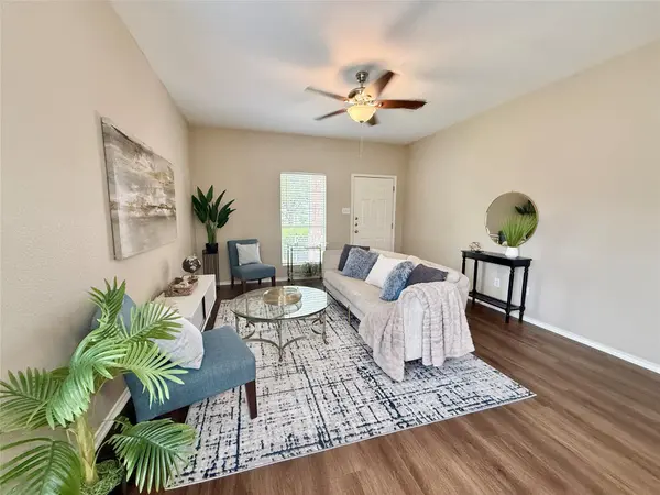 102 Williamson CV, Elgin, TX 78621