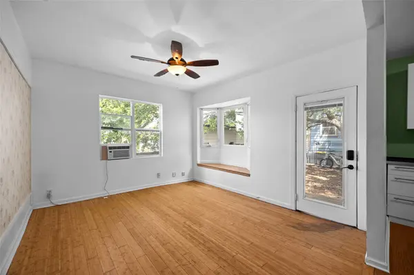 2409 E 9th ST #B, Austin, TX 78702