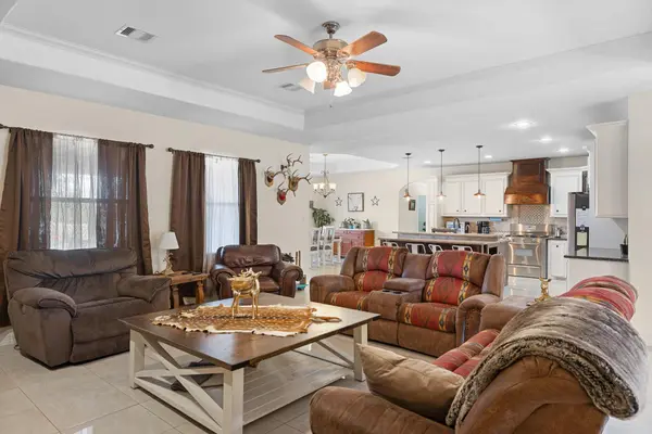 1102 Private Road 2332, Giddings, TX 78942
