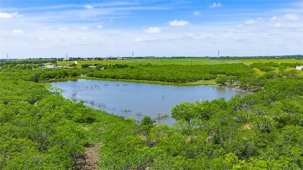 1293 Pioneer RD, Seguin, TX 78155