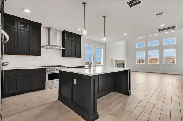 8516 Red Bottle Brush RD, Lago Vista, TX 78645