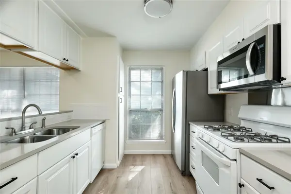 107 Nicole CV #B, Round Rock, TX 78664