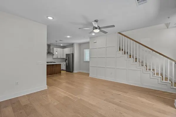 2827 Manor RD #2201, Austin, TX 78722