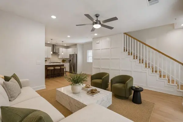 2827 Manor RD #2201, Austin, TX 78722