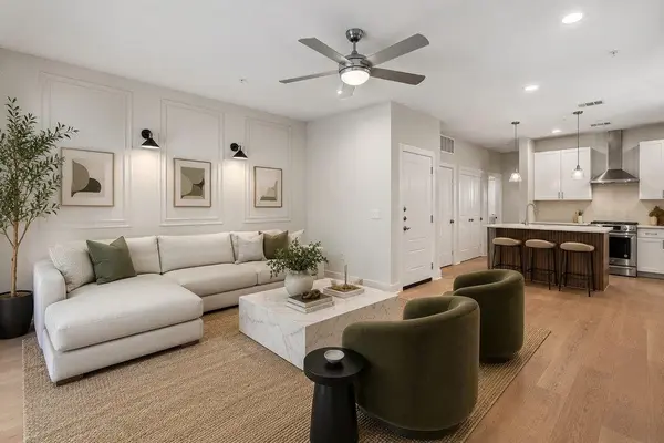 2827 Manor RD #2201, Austin, TX 78722