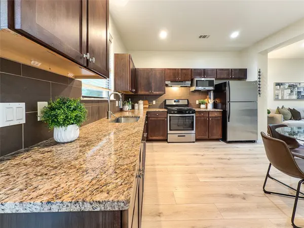 4120 Valley View RD #B, Austin, TX 78704