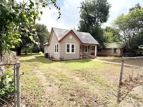 702 E 18th ST, Cameron, TX 76520