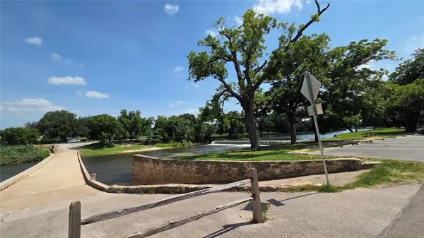 530 W 22nd ST, Georgetown, TX 78626