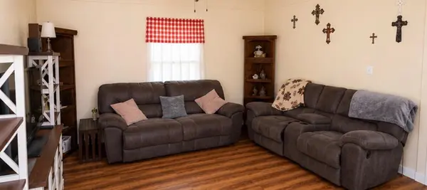 810 N 6th ST, Temple, TX 76501