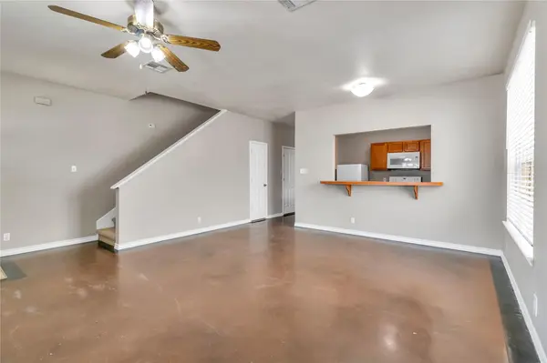 200 SANDSTONE DR #A, Jarrell, TX 76537