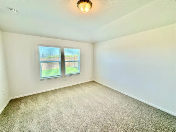 5012 Stockton LN, Del Valle, TX 78617
