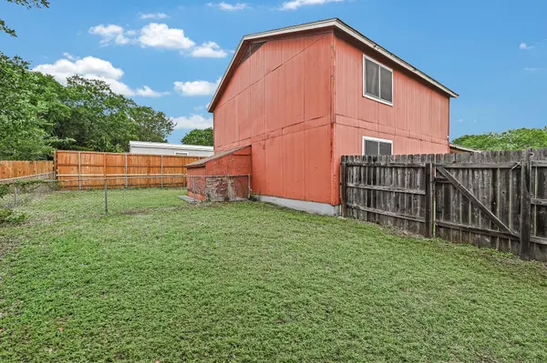 2111 Oak Motte LN, Austin, TX 78744