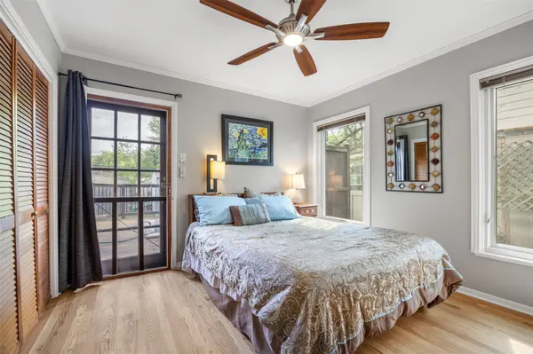 2410 Elmglen DR, Austin, TX 78704