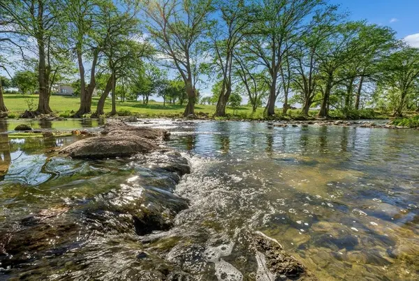 730 Mather ST E #F-102, New Braunfels, TX 78130