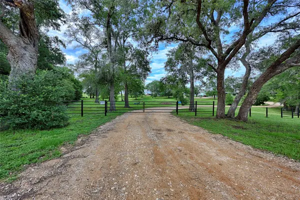 3545 E I 10 Frontage RD, Schulenburg, TX 78956