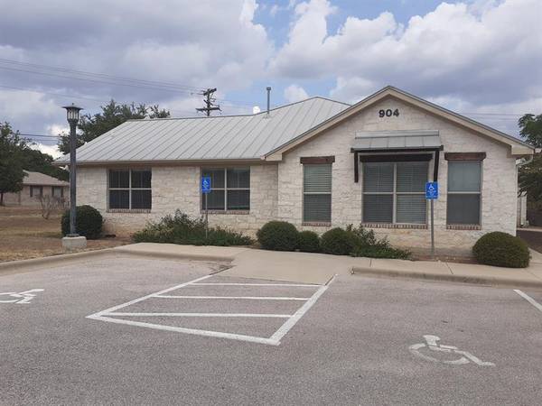 904 Crystal Falls PKWY, Leander, TX 78641