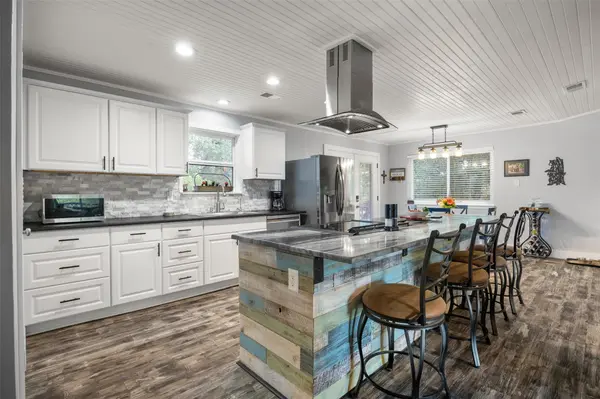 1215 Amanda DR, Canyon Lake, TX 78133