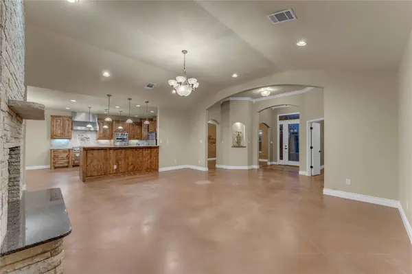 301 CR 253, Bertram, TX 78605