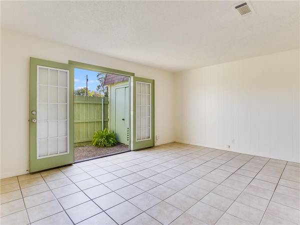 2804 Westhill DR #104, Austin, TX 78704