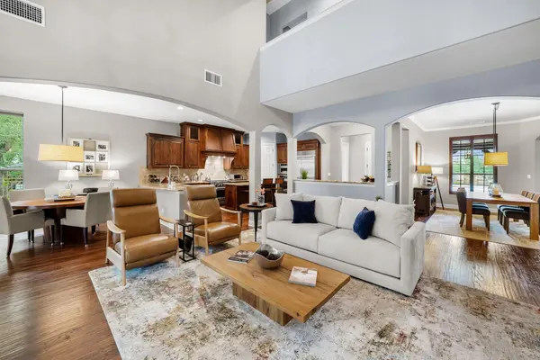 208 Santaluz LN, Austin, TX 78732