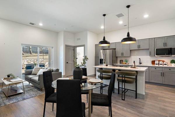 2450 Wickersham LN #2022, Austin, TX 78741