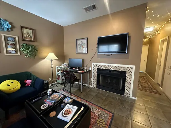 106 E 30th ST #203, Austin, TX 78705