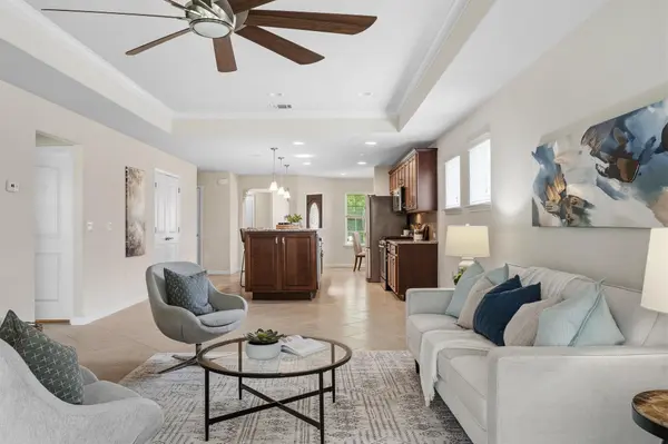 308 Holiday Creek LN, Georgetown, TX 78633