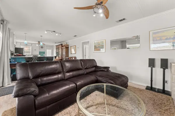 1327 Lake Shore DR, Spicewood, TX 78669