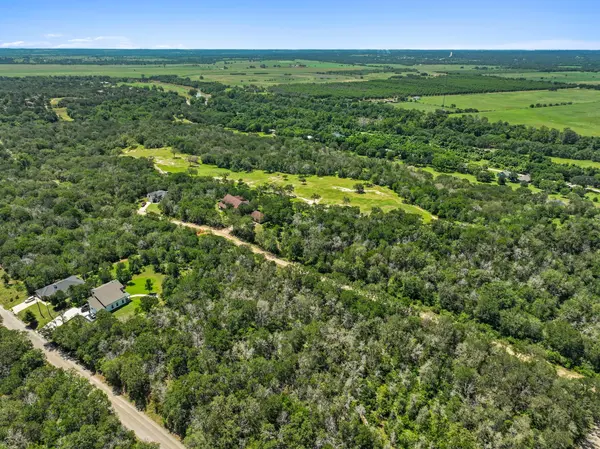 242 Bali Hai LN, Bastrop, TX 78602