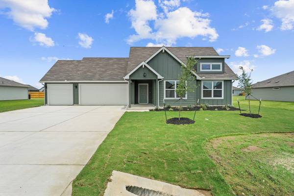 450 KOLBO CROSSING CV, Lockhart, TX 78644