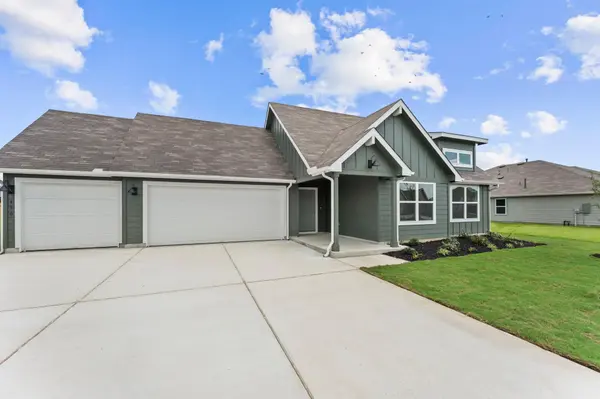 450 KOLBO CROSSING CV, Lockhart, TX 78644