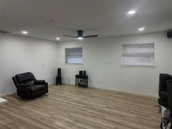 5600 Ponciana DR, Austin, TX 78744
