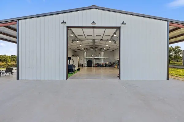 440 Flying X RD, Spicewood, TX 78669