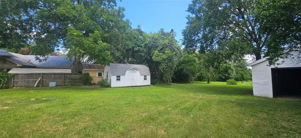 505 Colorado ST, Smithville, TX 78957