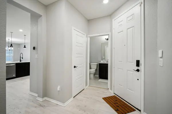 7102 Summer Tanager DR #16, Austin, TX 78744