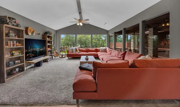 22223 Oban DR, Briarcliff, TX 78669